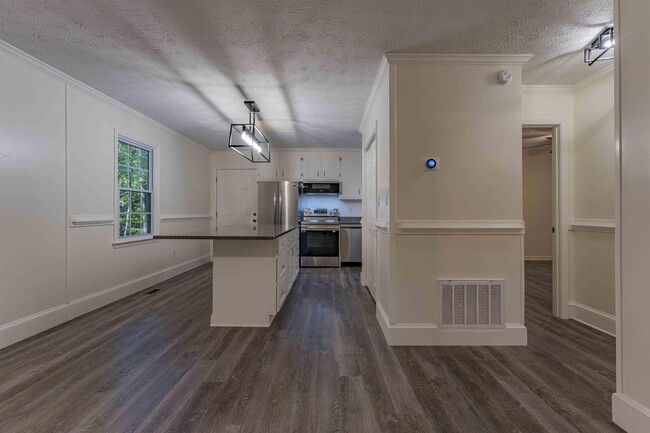 Building Photo - 205 Park Ridge Dr