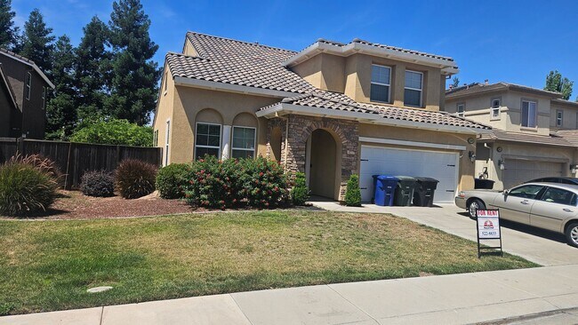 Foto del edificio - Four Bedroom Home Available!
