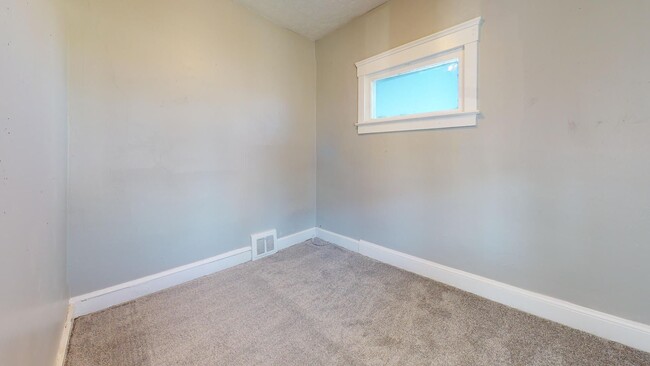 Building Photo - 3204 W.98th