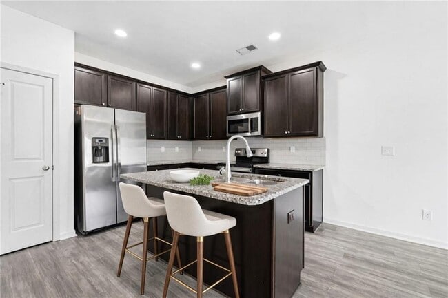 Building Photo - 7134 Gladstone Cir