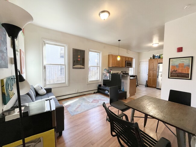 Building Photo - 56 Delle Ave