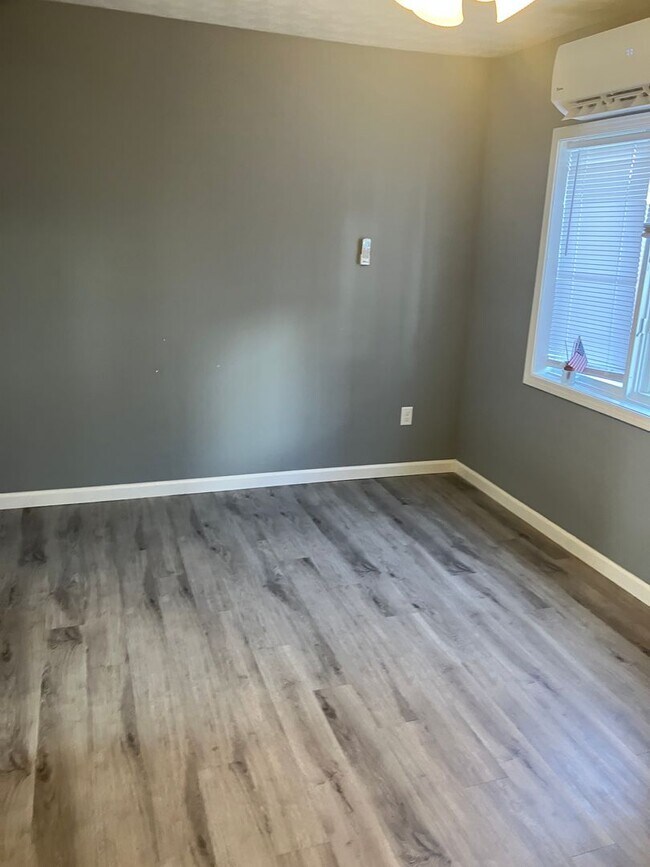 Foto del edificio - 701 W Walnut St