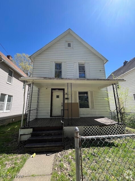 Building Photo - 369 Windsor St