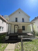 Building Photo - 369 Windsor St