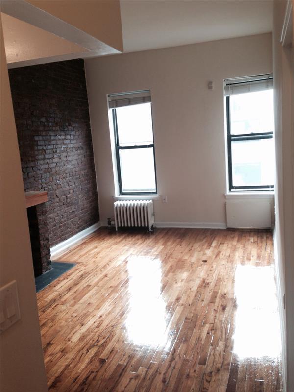 Building Photo - 32 West 83rd Street