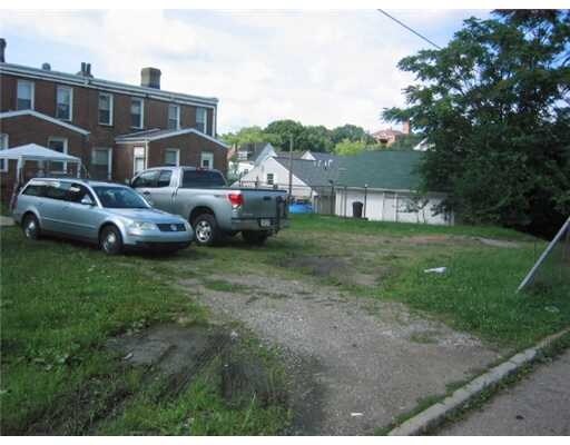 Building Photo - 611-617 1/2 Climax St