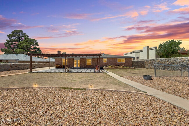 Building Photo - 7112 Ramada Dr