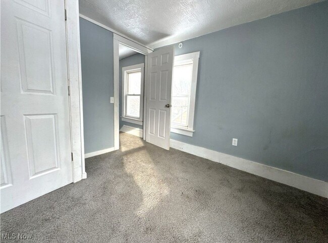 Foto del edificio - "Discover Your Dream Home: A Spacious 4-Be...