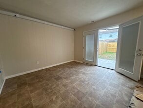 Building Photo - 813 S Grosvenor Ct