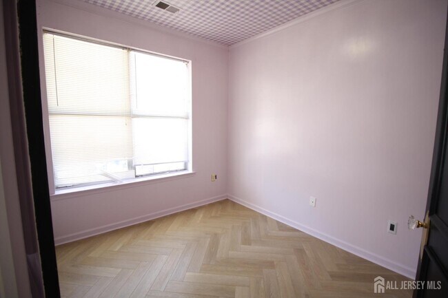 Foto del edificio - 3011 Cypress Ct