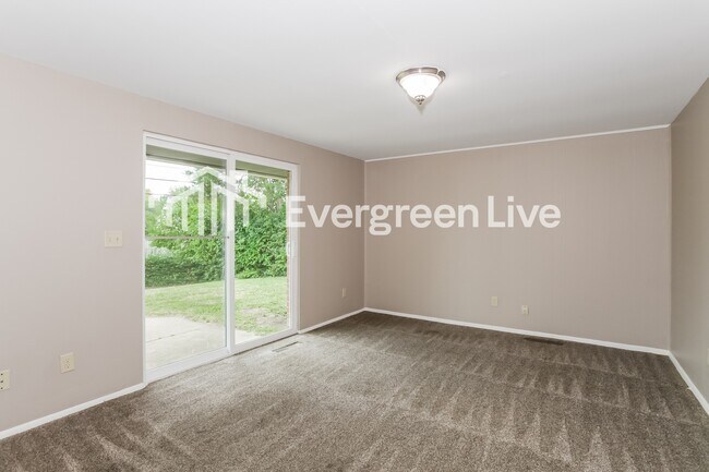 Foto del edificio - 5862 Brandt Pike