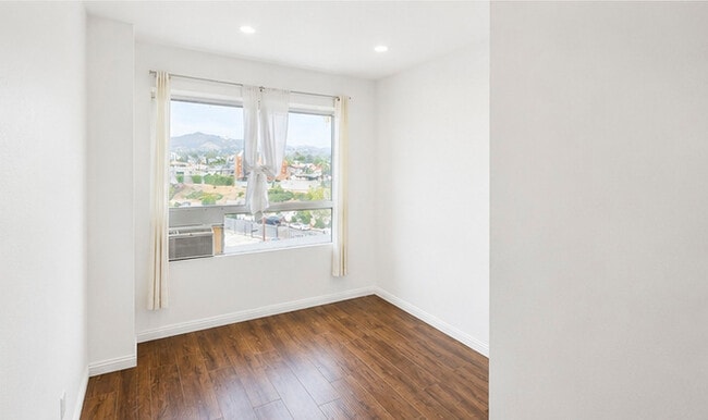 Building Photo - SAMO East Hollywood LLC