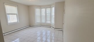 Building Photo - 35 Vandewater St