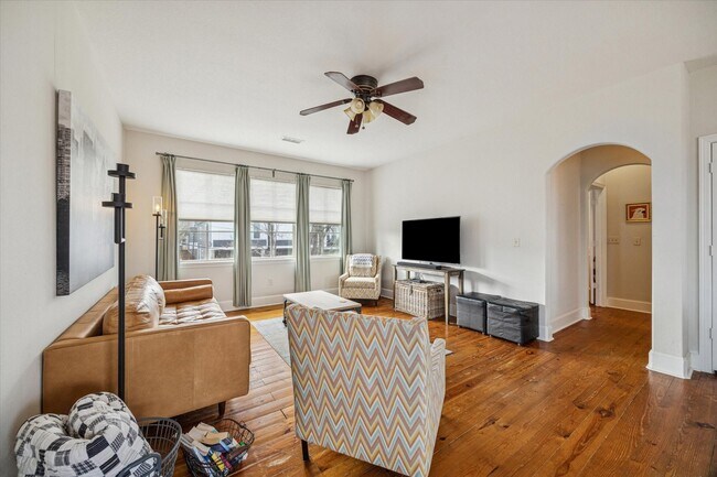 Foto del edificio - 725 Martin St