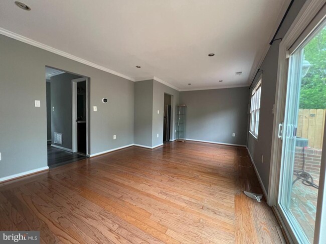 Building Photo - 12320 Woodlawn Ct