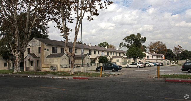 Foto del edificio - Carmelitos Housing