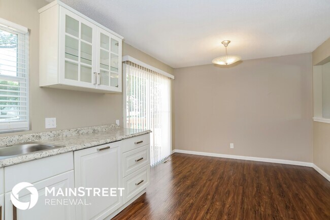 Foto del edificio - 9130 Grant Ln