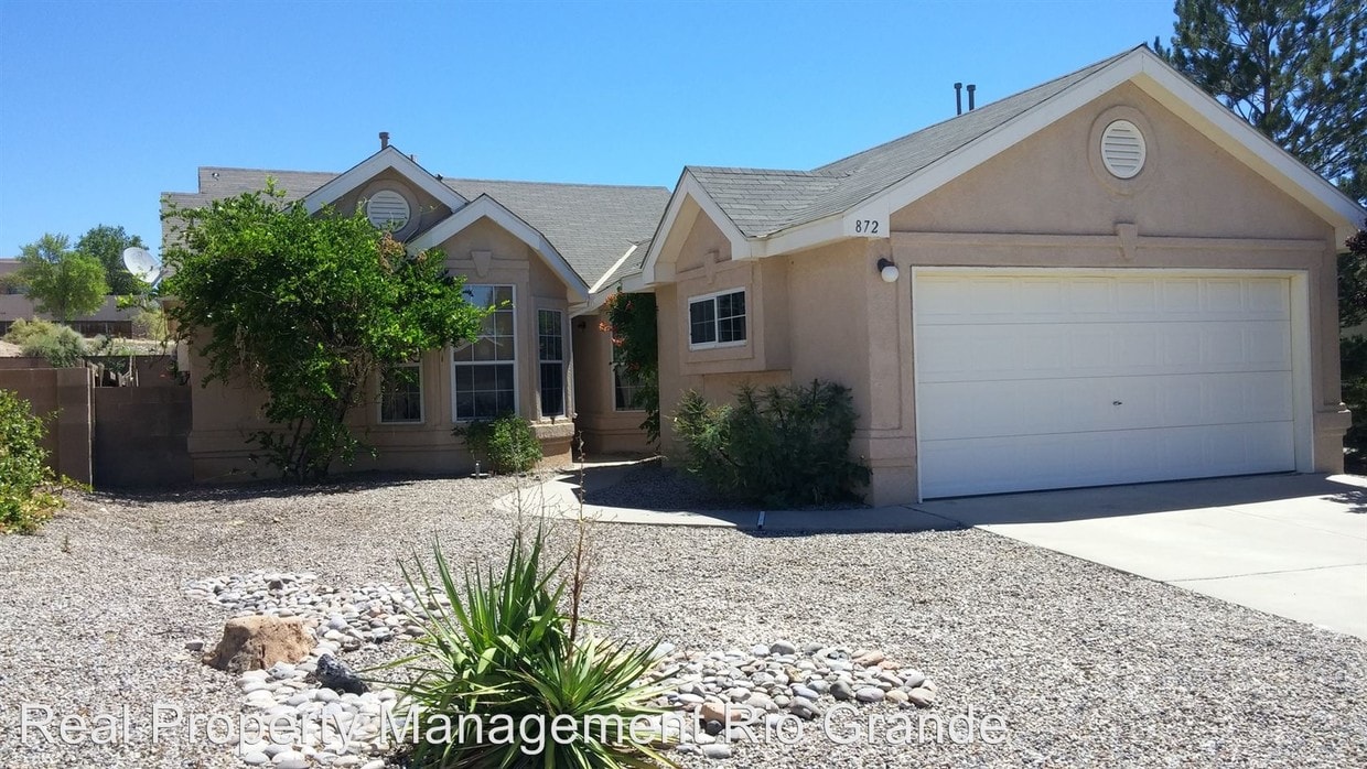 Primary Photo - 3 br, 2 bath House - 872 Avenida Pastoral NW