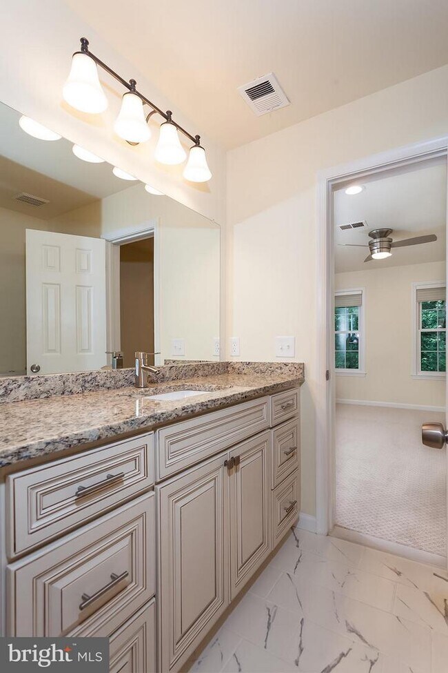 Foto del edificio - 2225 Lovedale Ln