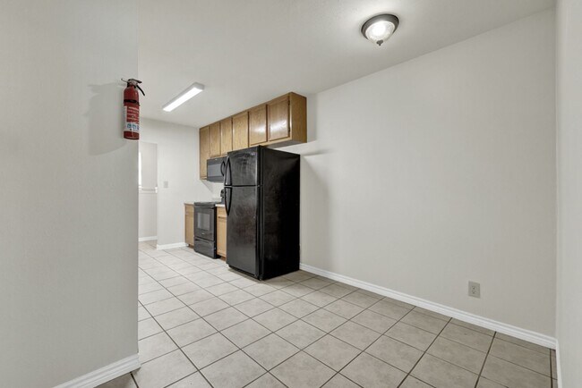 Building Photo - 334/336 Craddock