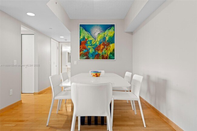 Foto del edificio - 21205 Yacht Club Dr