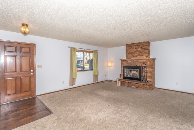 Sala de estar - 4482 North Grant Avenue