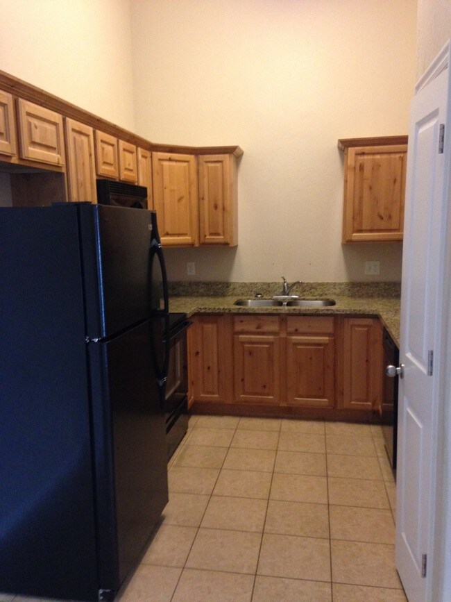 Building Photo - 2290 Cumorah Way