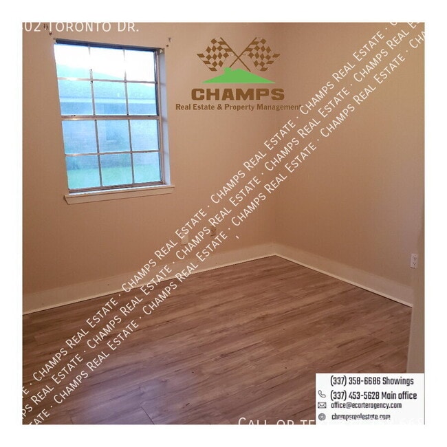 Building Photo - 402 Toronto Dr