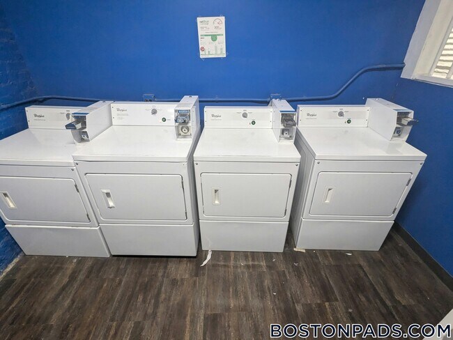 Foto del edificio - 31 Park Dr