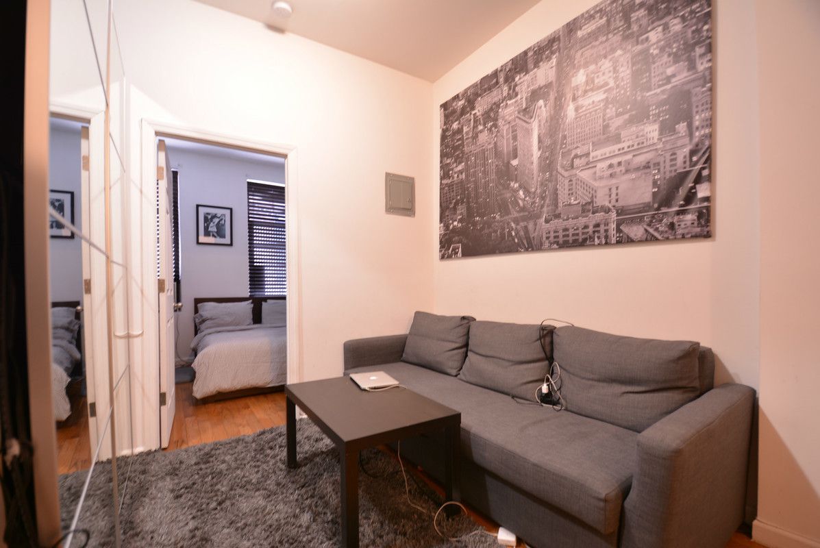 Primary Photo - 236 Mulberry St