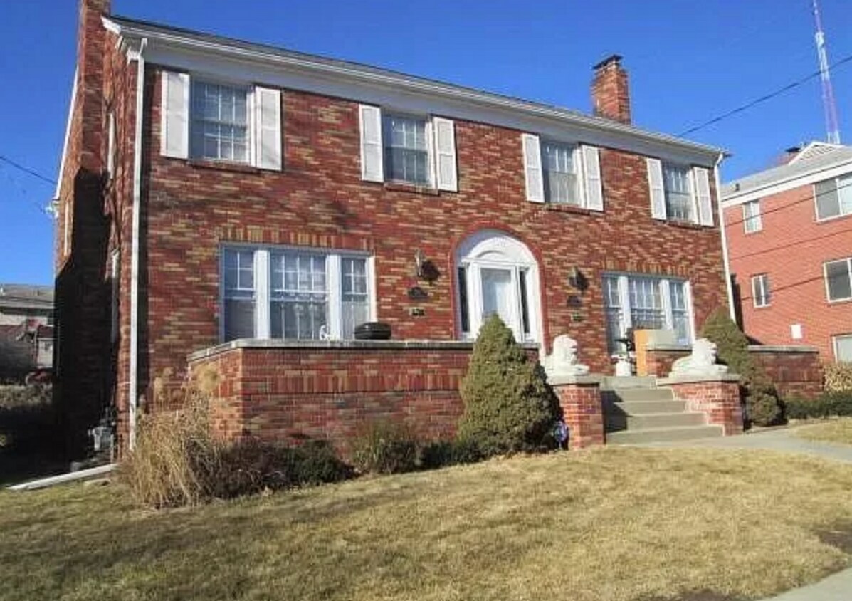 Foto principal - 558-560 S 34th St