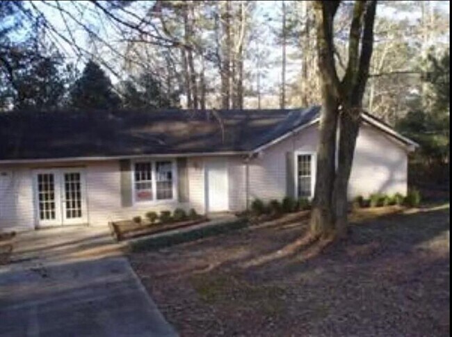 Building Photo - 214 Kipling Way