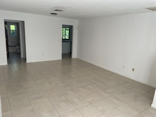 Foto del edificio - 10022-10028 8th St N
