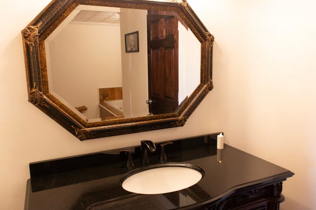 Building Photo - 11 Music Square E