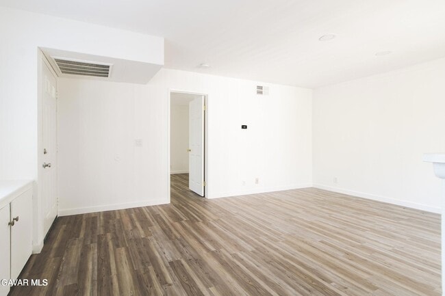 Building Photo - 2554 Olive Dr