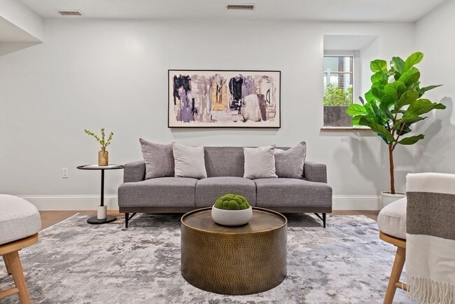 Building Photo - 25 Winslow St
