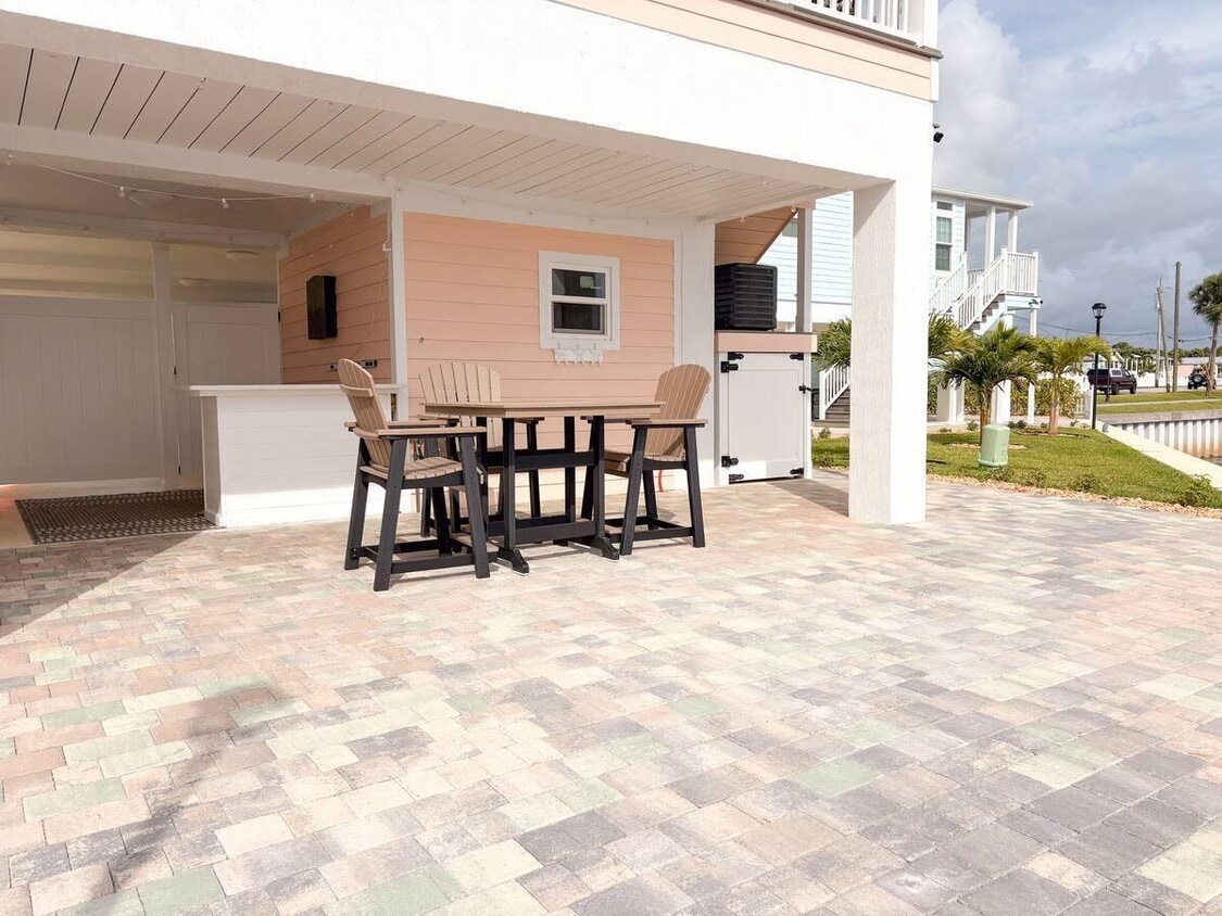 Foto principal - 452 NE Indian River Dr
