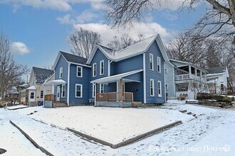 Building Photo - 1400 Lafayette Ave NE