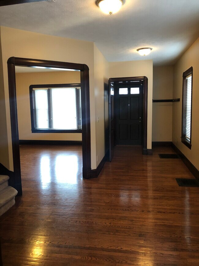 Building Photo - 1701 Park Ave