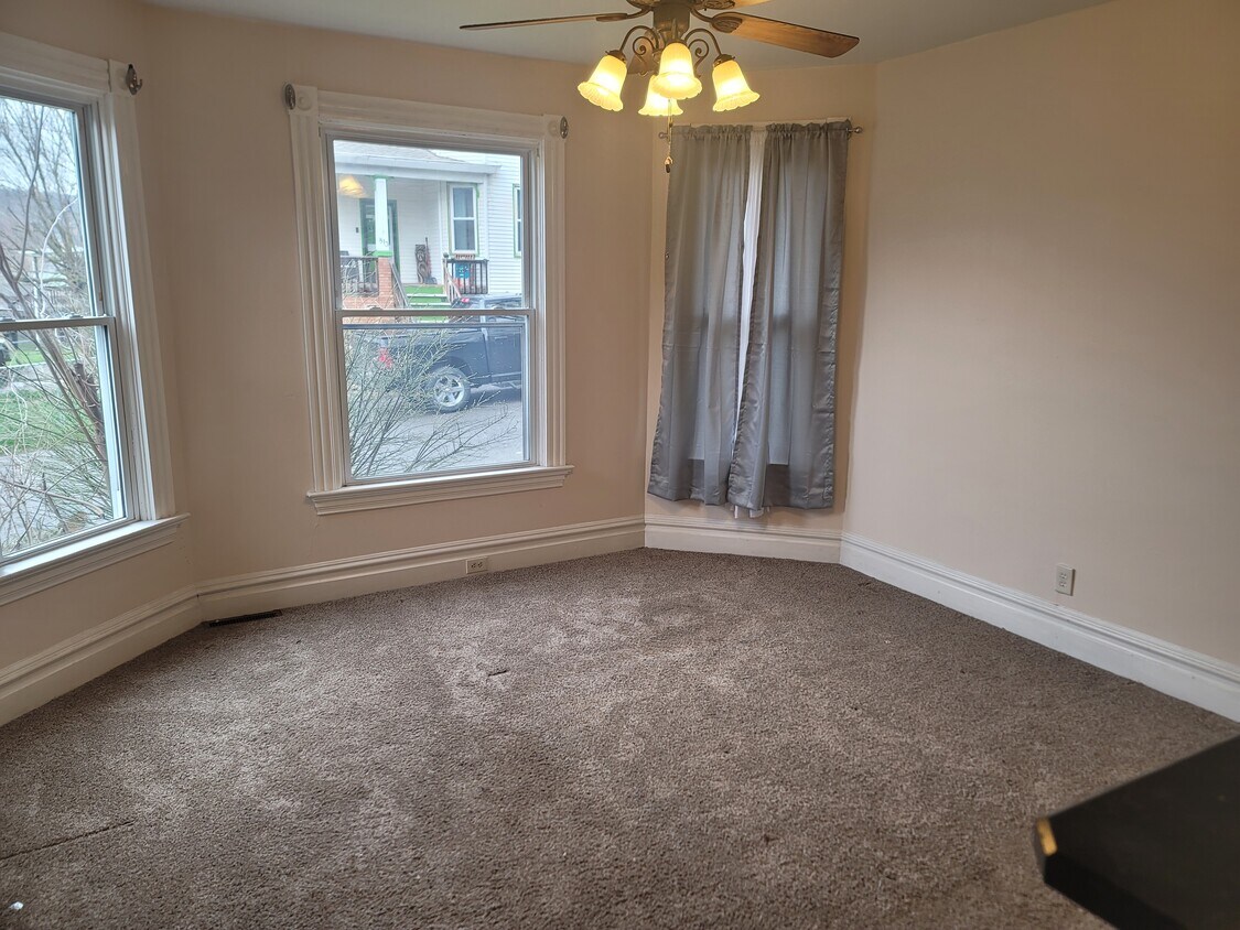 Primary Photo - 814 4th St