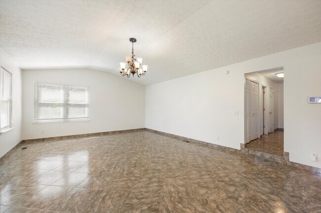 Building Photo - 7481 Pinewood Dr