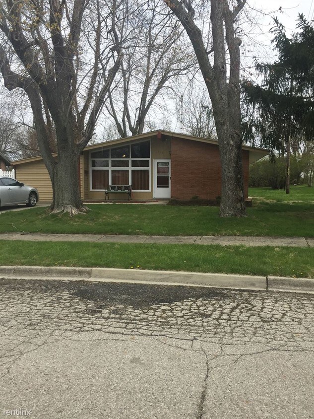 Primary Photo - 117 Rio Grande Ave
