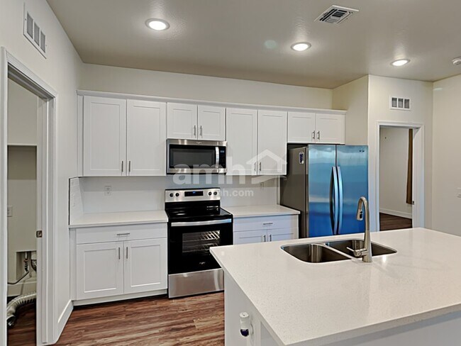 Foto del edificio - 21481 S 231st St