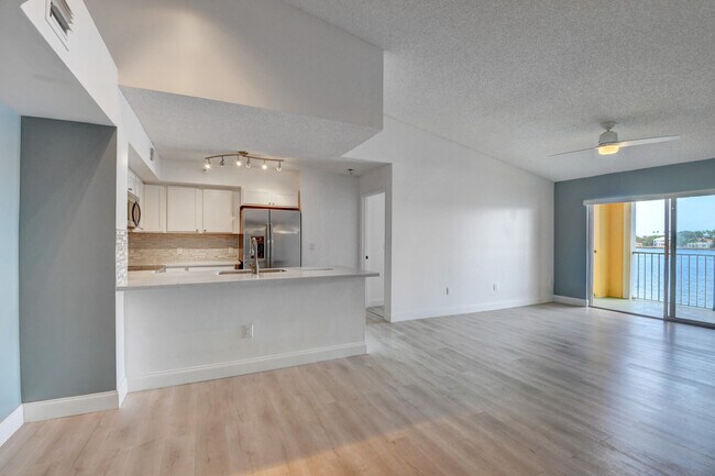 Building Photo - 180 Yacht Club Way