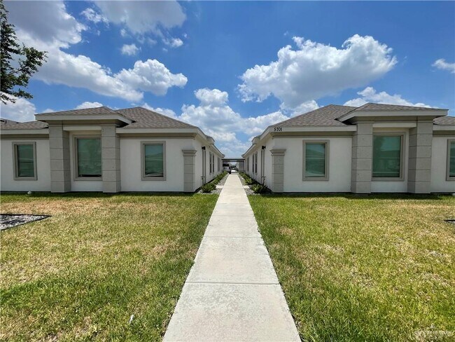 Building Photo - 5701 Sandpiper Ave