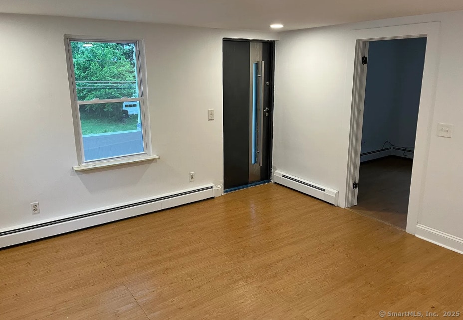 Foto principal - 261 Hillside Ave