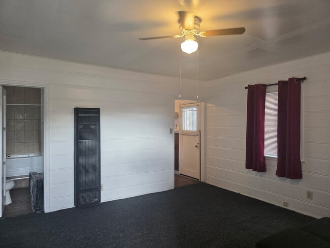 Building Photo - 220 S Pannes Ave