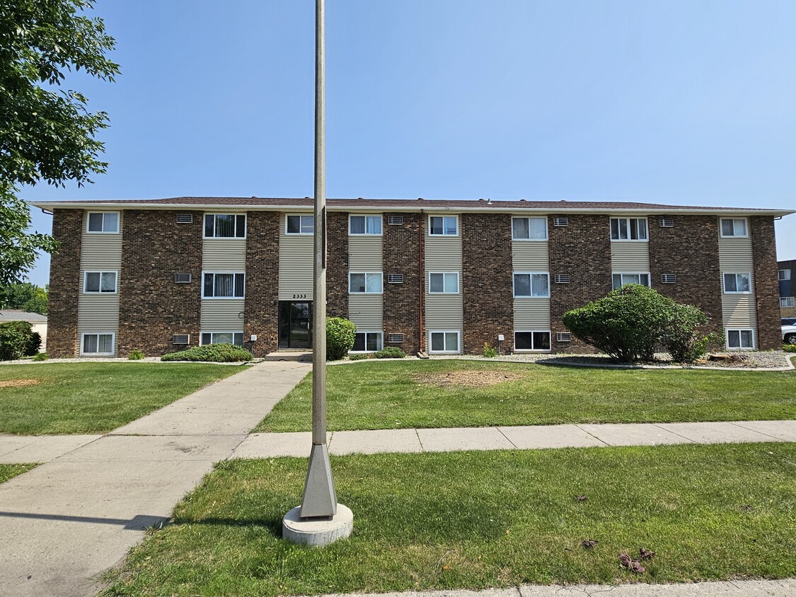 2333 20 1/2 Avenida S Fargo - 2333 Green Apartments