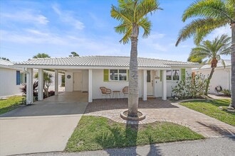 Building Photo - 914 Spanish Dr S