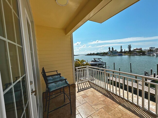 Foto del edificio - 468 137th Ave Cir